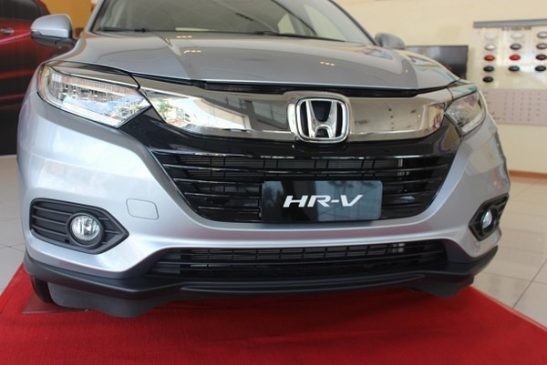 Đánh giá xe Honda HR-V 2018 về thiết kế đầu xe Đánh giá xe Honda HR-V 2018 về thiết kế đầu xe