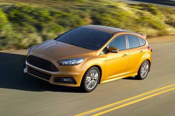 Giá Ford Focus tháng 10/2018 Giá Ford Focus tháng 10/2018 mới nhất