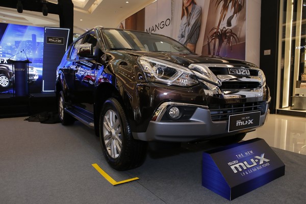 Giá xe Isuzu MU-X tháng 10 Giá xe Isuzu MU-X tháng 10