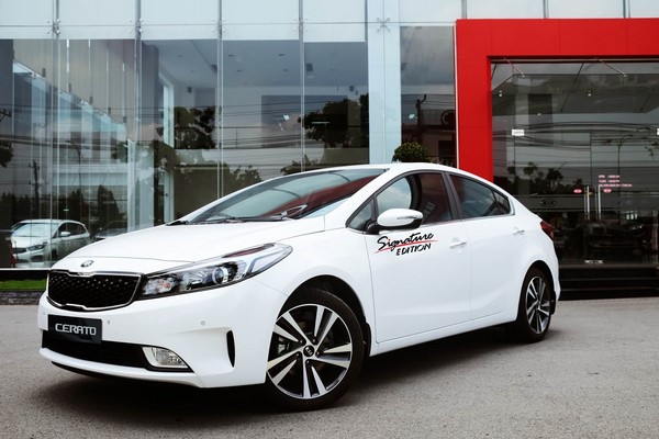 Giá xe Kia Cerato tháng 10 Giá xe Kia Cerato tháng 10