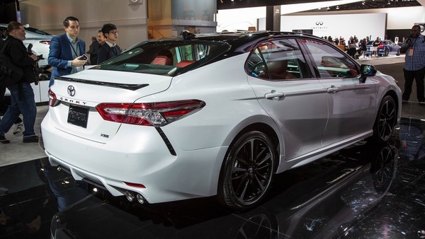 Bảng giá bán Toyota Camry mới nhất tháng 9/2018 Bảng giá bán Toyota Camry mới nhất tháng 9/2018