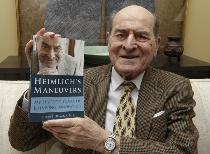 bác sĩ người Mỹ Henry J. Heimlich phát minh thủ thuật sơ cứu hóc dị vật đường thở bác sĩ người Mỹ Henry J. Heimlich phát minh thủ thuật sơ cứu hóc dị vật đường thở