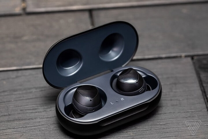 tai nghe không dây Galaxy Buds