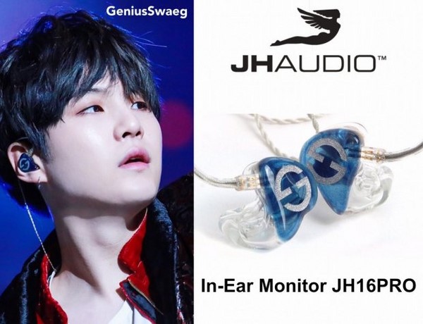 Suga là người duy nhất dùng chất liệu nhựa trong ban đầu của JH16 Pro nhưng tuỳ biến bằng hoạ tiết chữ S và G lồng vào nhau in trên mỗi bên. Suga là người duy nhất dùng chất liệu nhựa trong ban đầu của JH16 Pro nhưng tuỳ biến bằng hoạ tiết chữ S và G lồng vào nhau in trên mỗi bên.