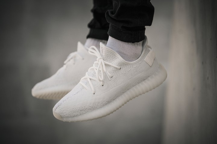 triple white v2 yeezy