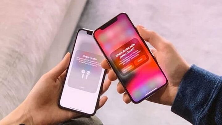 Chia sẻ nhạc từ iPhone lên 2 AirPods khác nhau rất tiện Chia sẻ nhạc từ iPhone lên 2 AirPods khác nhau rất tiện - Ảnh:iPhone Hacks