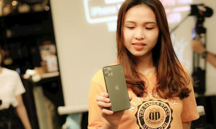Trên tay iPhone 11 Pro Max Midnight Green Trên tay iPhone 11 Pro Max Midnight Green