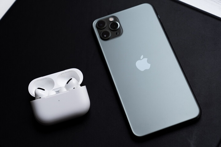 AirPods Pro và iPhone 11