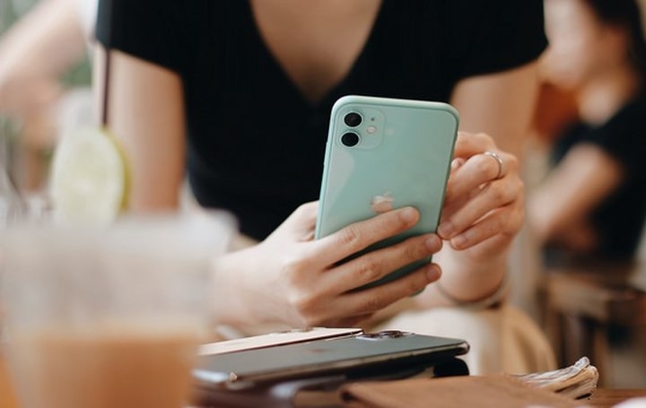 Các họat động trao iPhone 11 mới đã diễn ra từ đêm qua